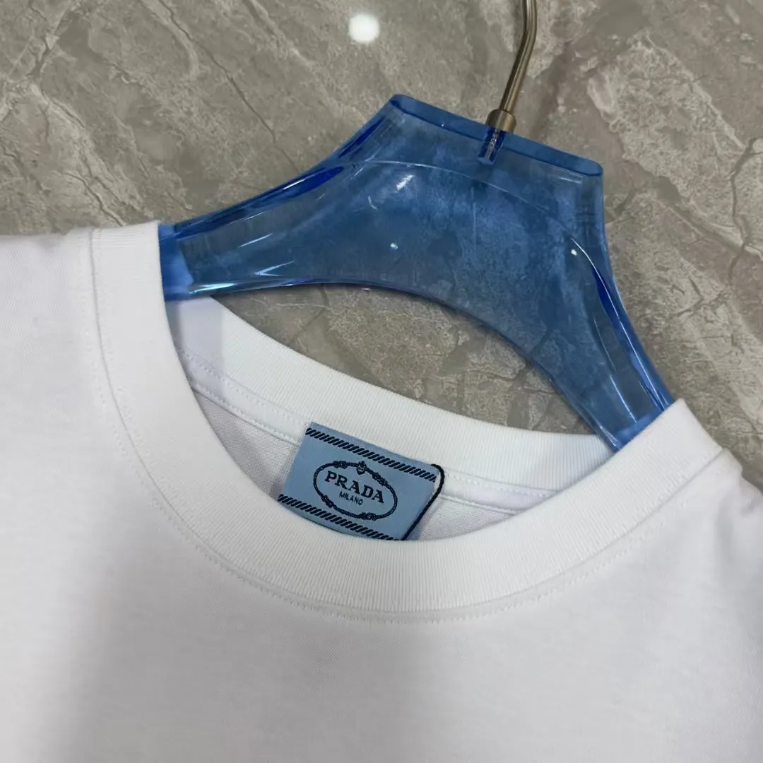 P80💰💫〖 —PRADA~ — 〗2026New Arrival Quality T , Versatile Quality ！ ‼ 32 250G ‼ ， ， ， ， T 🤪 Sizes：S-M-L-XL-2XL ：Black，White， Same Style